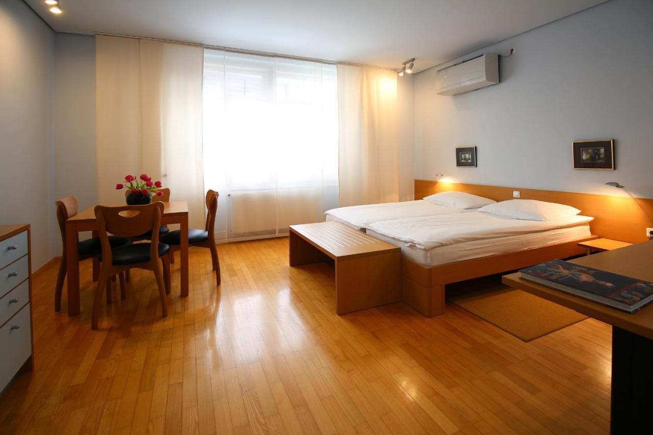 Apartments Villa Boltez Крань Екстер'єр фото